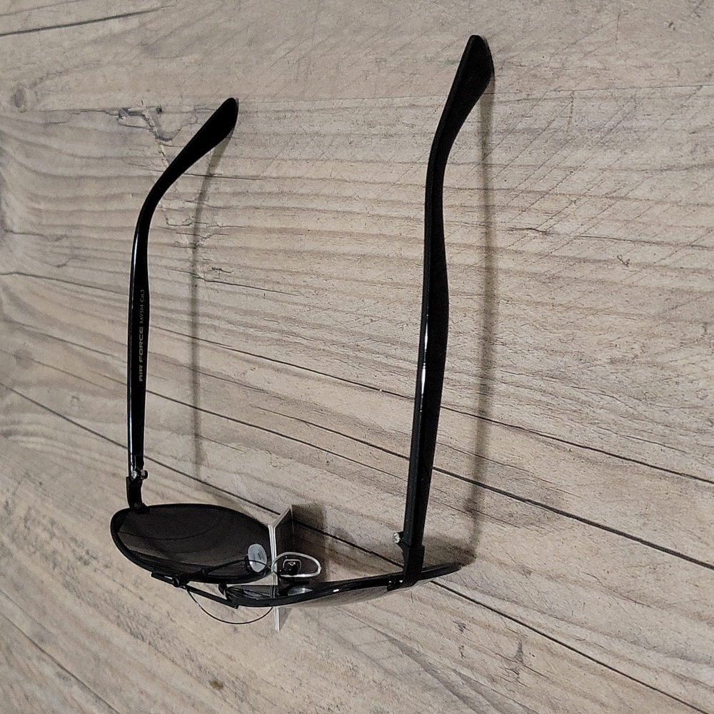 Sunnies - Picture 2 of 3